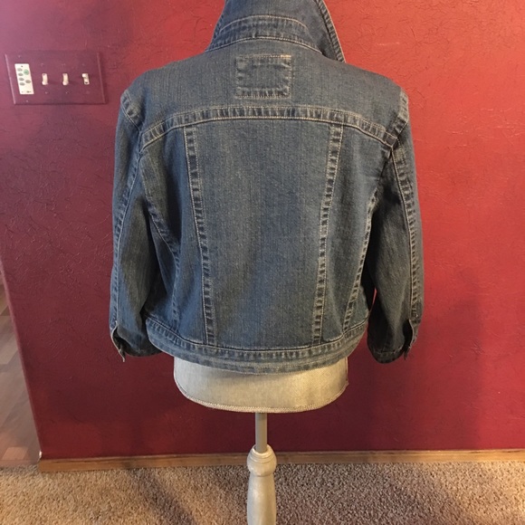 Jean jacket with sequins on pockets - Picture 2 of 3